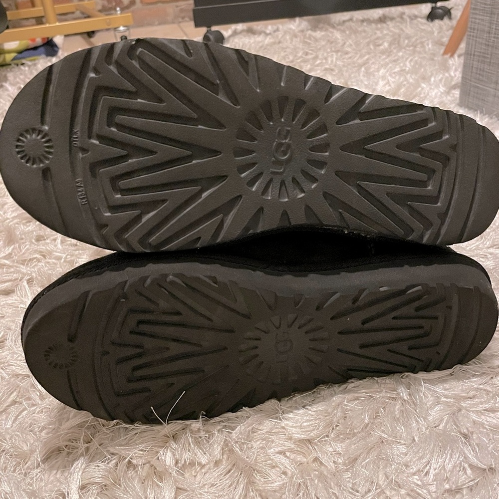 UGG | Bailey Button II - Picture 9 of 11